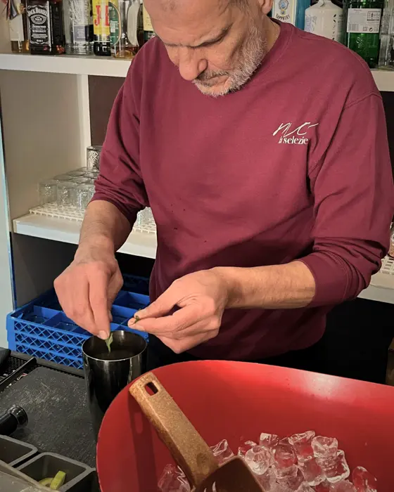 Maurizio al banco